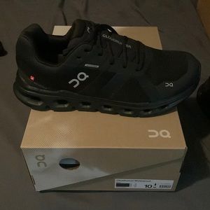 On cloud runner waterproof